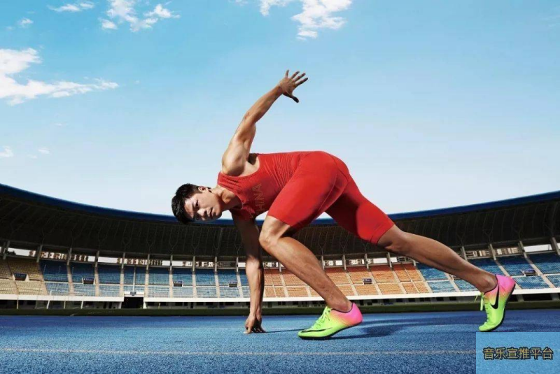 里弗斯：字母哥不会随队前往底特律，格林明天接受MRI检查