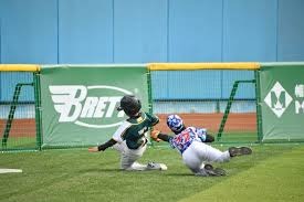 萨拉赫无缘利物浦欧冠名单，斯洛特称俱乐部必须作出回应；此前萨拉赫因未首发炮轰球队